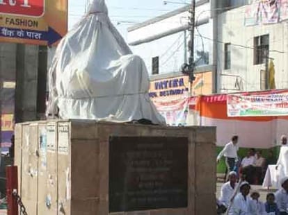 on bakrid swami vivekanand statue coverd