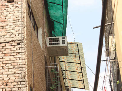 Men and women fell from the fourth floor in suspicious condition.