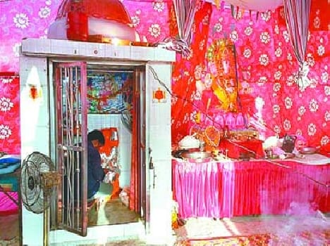 tried to efffect communal harmony in dayal nagar