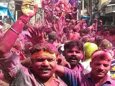 ganpati procession, dancing devoties