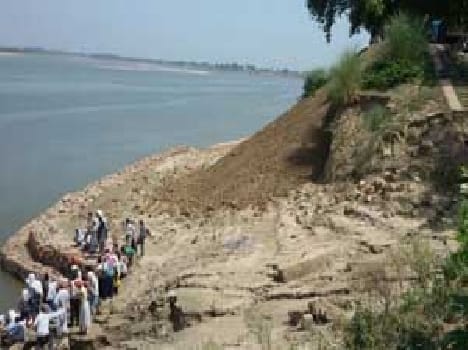 Ganga Flood prevention work going on