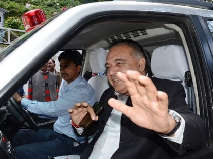 congress mla meeting at cm virbhadra residence after cbi raid.