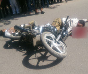 Not putting helmet, two youth 's death in accident