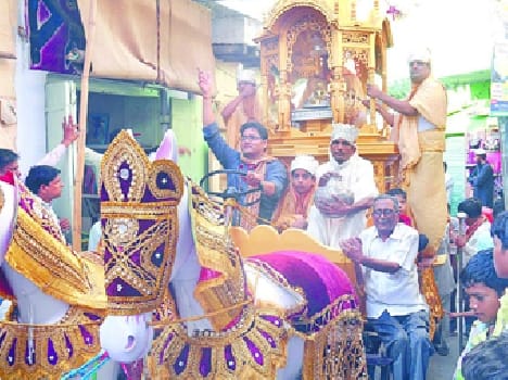 The procession took Shreeji