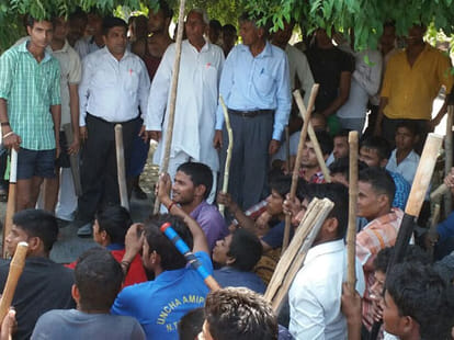 CM akhilesh yadav announces ten lakh rupees compensation to victim family