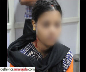 Boyfriend cut his own throat first and then the attack on girlfriend