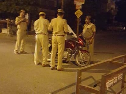unnao station get warning of bomb blast