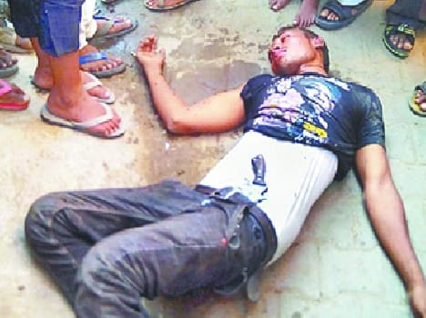The crowd surged handle two crooks