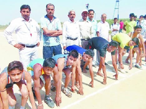 Runners ran well on track