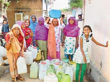The drinking water supply in the district three days stalled