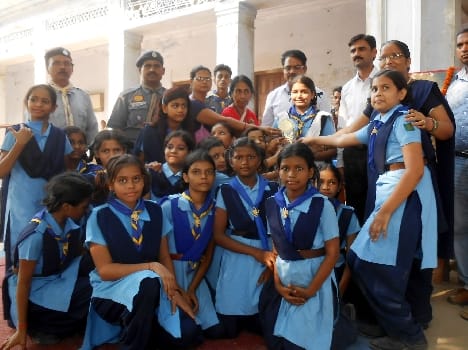 Guide Arya Kanya, I first college scout in the NA