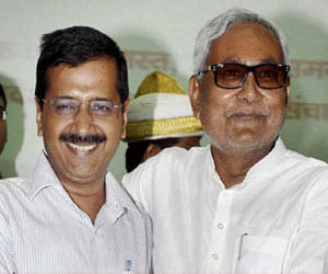 Kejriwal appealed to vote for Nitish in Bihar Assembly