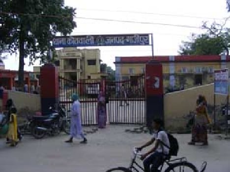 Feel gate of the police station is closed jam