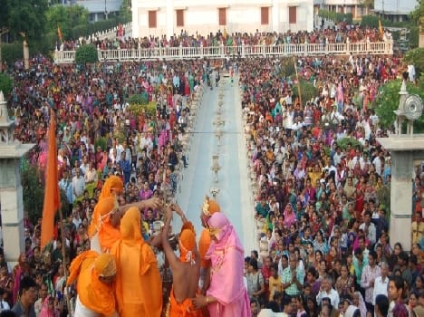Grand festival of faith, devotion overflow stream