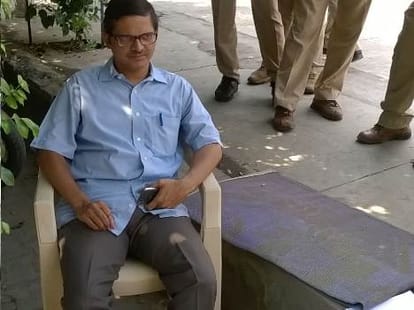 Mulayam Singh gets clean chit on Amitabh Thakur case.