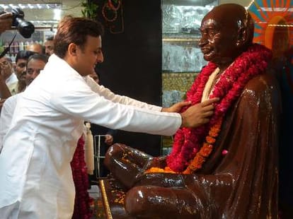 cm akhilesh yadav in tension over dadri violence