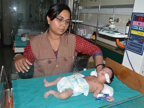 dengue transferred to baby from mother in womb
