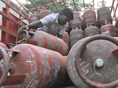 Govt put burden on common people, increases service tax