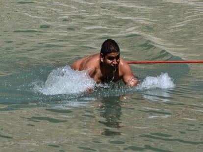 two medical student drowned in alaknanda.
