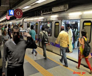 How to reach the man taking pistol on Metro station