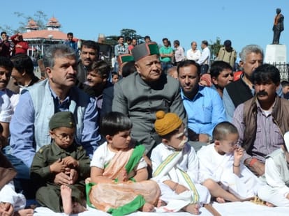 cm virbhadra singh pay homage to mahatma gandhi.