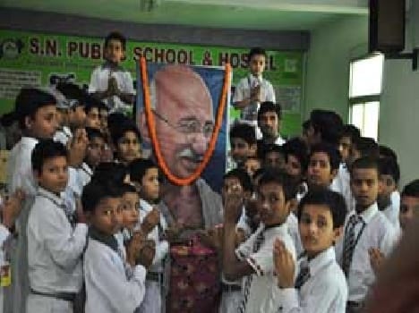 Gandhi and shashtri ji remembered