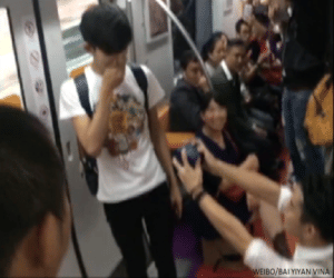 marriage proposed in metro has viral 