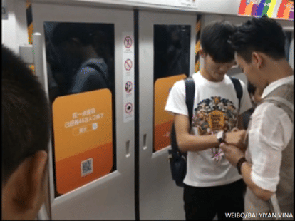 marriage proposed in metro has viral 