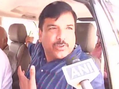 AAP erupted on MLA Mahendra Yadav's arrest