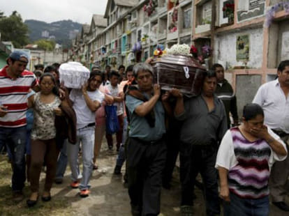 many people dead because of land slide in gwatemala