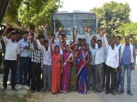 Shicshamitr went to delhi with protesting 