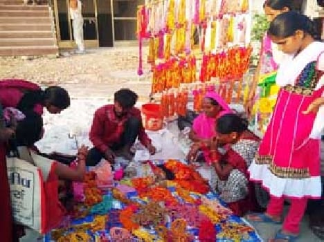  shopping for Jivitputrika