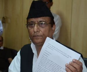 Azam Khan does not believe on his own govt.