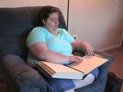 woman poured drain cleaner in her eyes to achieve dream of being blind