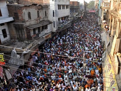 police increased sections on riotous mans, varanasi