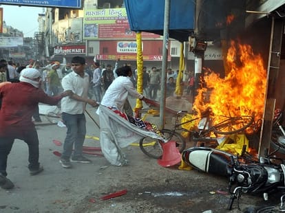 Ganesha idol immersion issue, violence in varanasi