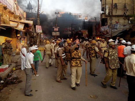Lathi charge in Varanasi during Pratikaar rally