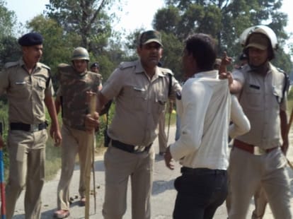 robbery through road jaam in roorkee.