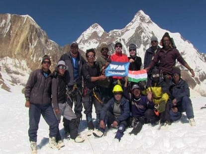Indo German group cross the trail pass.