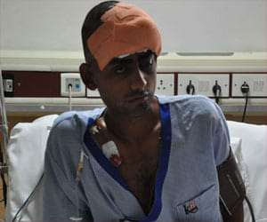 ikhlaq son daanish drunk abe jamjam in hospital
