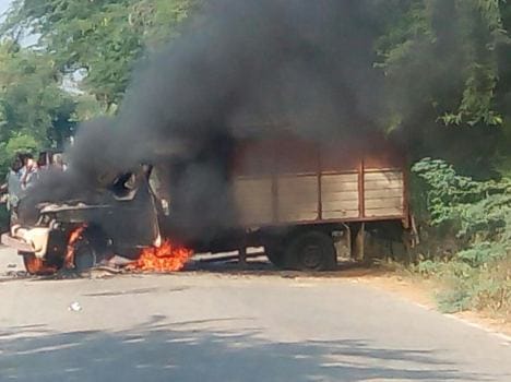 angry peoples set fire a truck in up