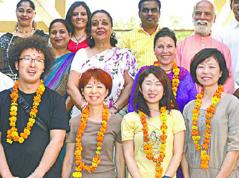 japani students came india to learn Ayurveda