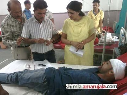 car accident at sirmaur, forest officers died.