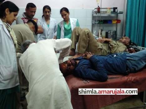 car accident at sirmaur, forest officers died.