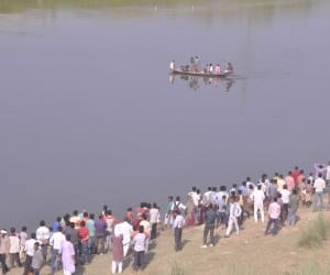 Three students drown in Gomati river.