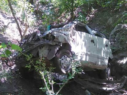 santro jumped into trench, three died.