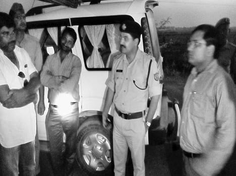 Alcohol found in two cars , the SP leader, five captive