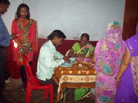 DM Atisnvdenshil At polling stations