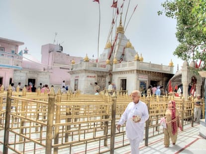 Fraud in gold silver at naina devi temple bilaspur himachal.