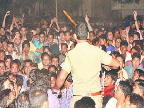 Fair Gugal uproar, threw chairs